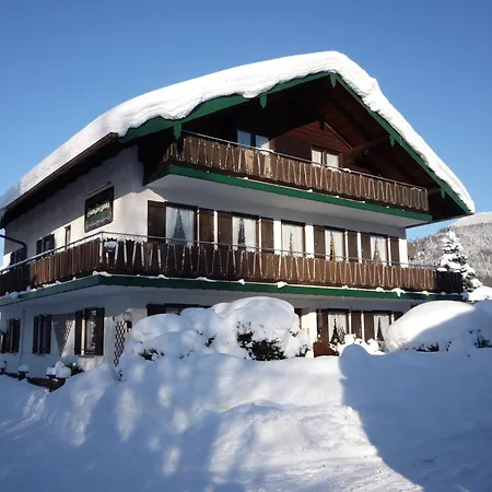 بيت ضيافة Bergblick 3*